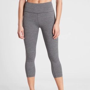 Athleta Ultimate Stash Pocket Capri Athletic Pants Gray